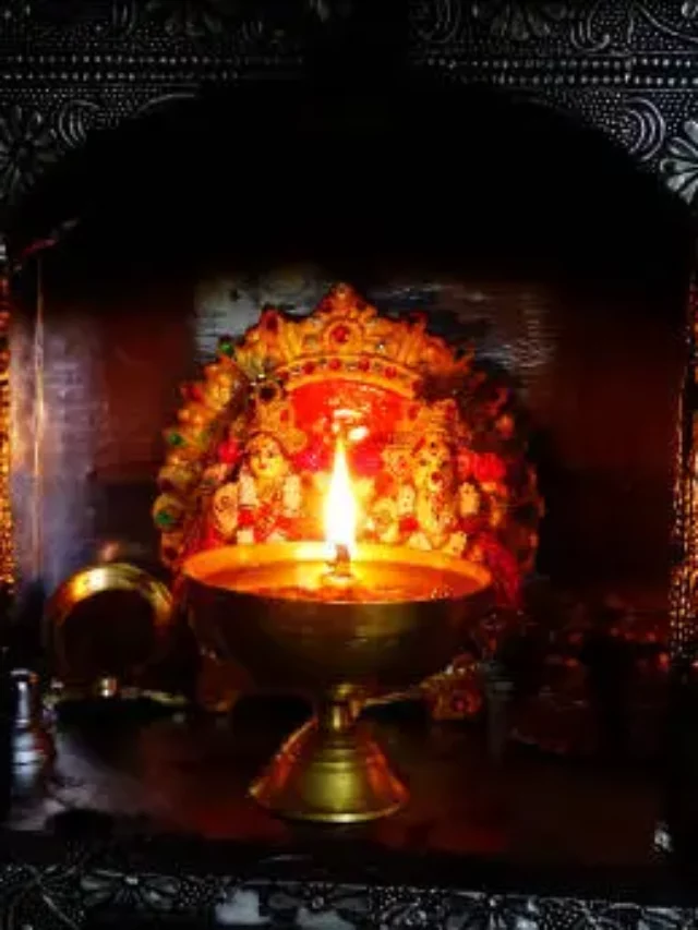 Shanidev Mantra: Sukh, Shanti Aur Samriddhi Ke Liye Anmol Upay